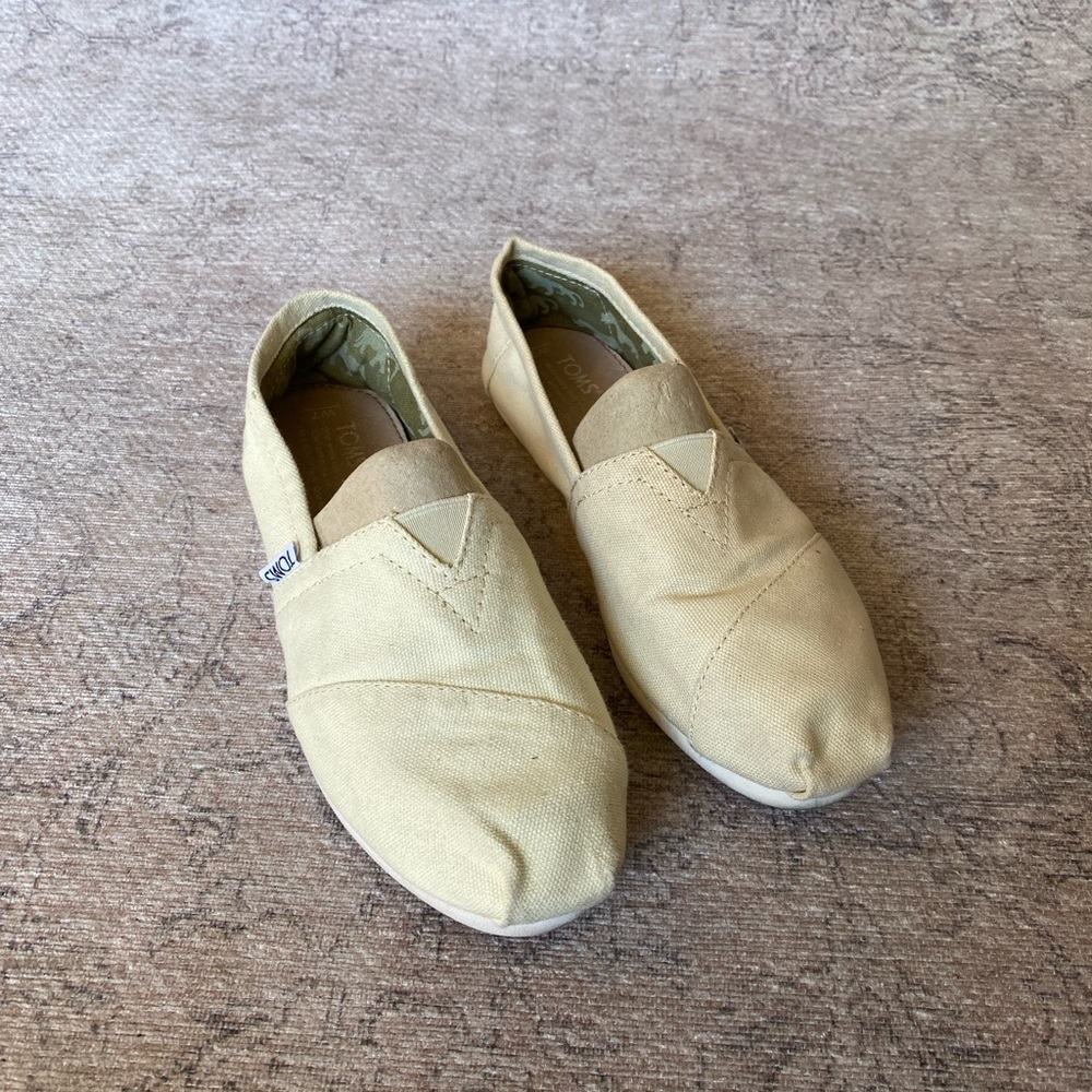 Cream Toms Classic